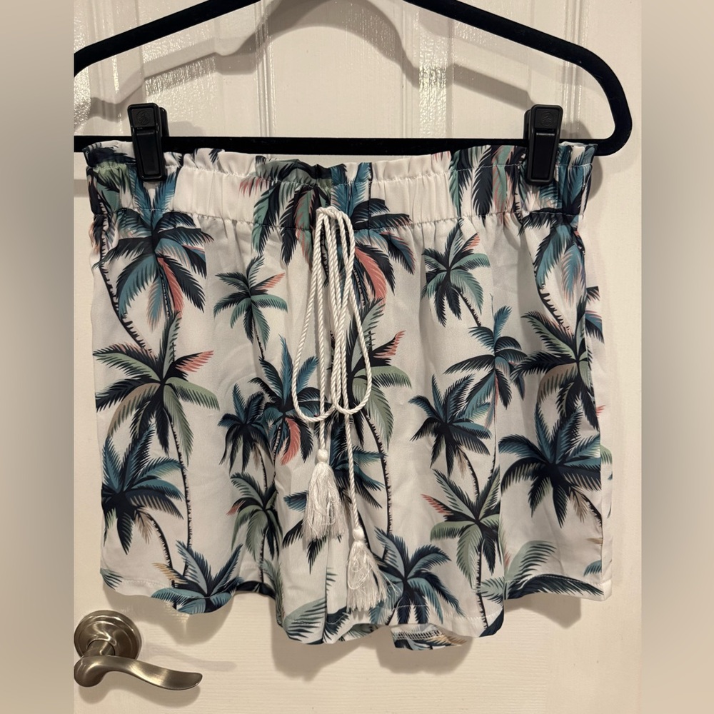 Cupshe tropical print shorts